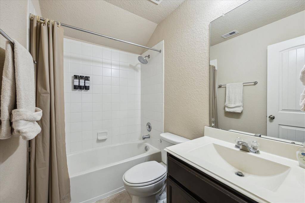 Hallway full bathroom on 2nd floor