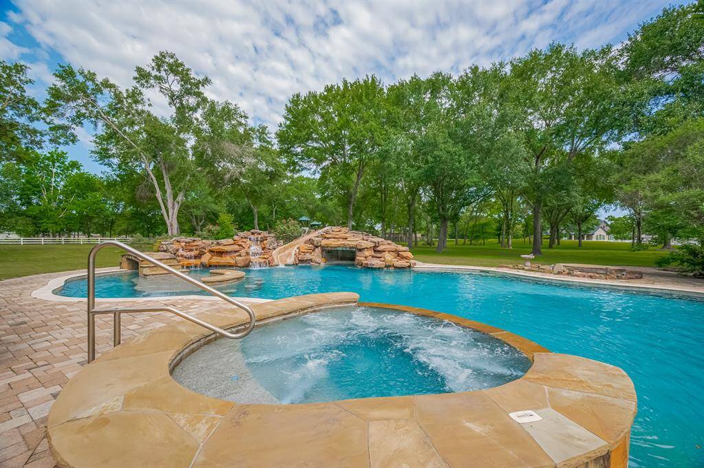 Hot Jacuzzi