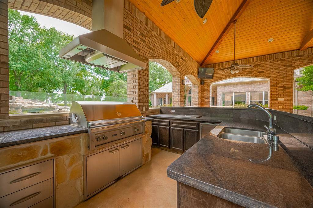 Outdoor grill