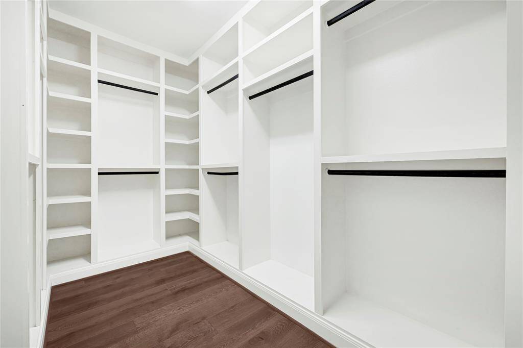 Principal  Walking closet