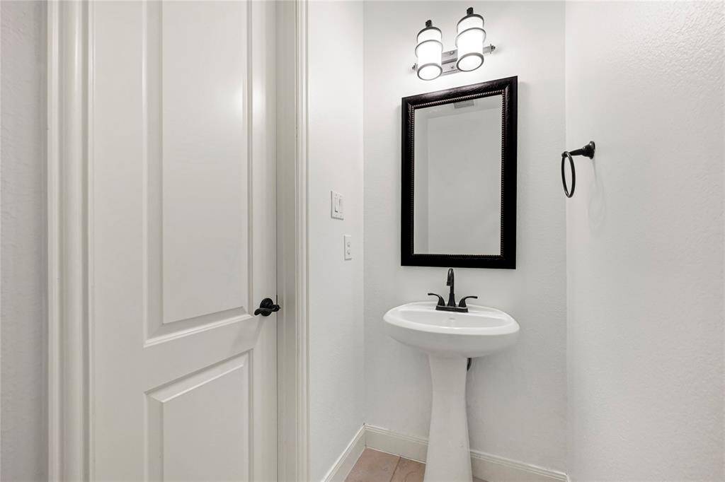 Guest Restroom