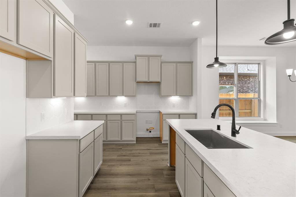 Whether you’re a seasoned chef or a novice just learning the ropes, this kitchen invites you to unleash your culinary creativity and savor every moment spent within its inviting walls.