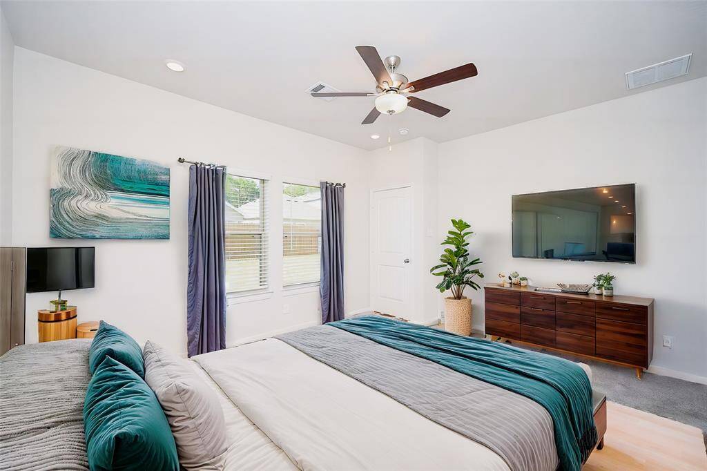 Great natural light bathes this space.