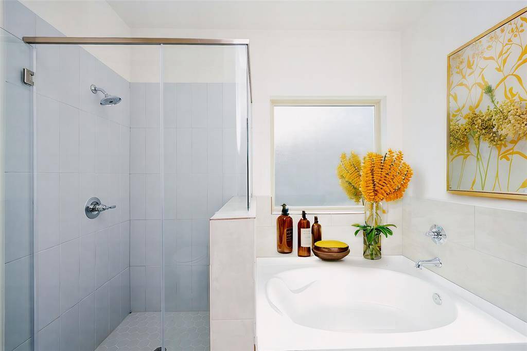 Take your pick: a quick refreshing shower or a long, lazy soak, after move-in day ends!
