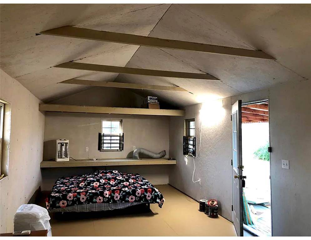 Bedroom/ Living room combo