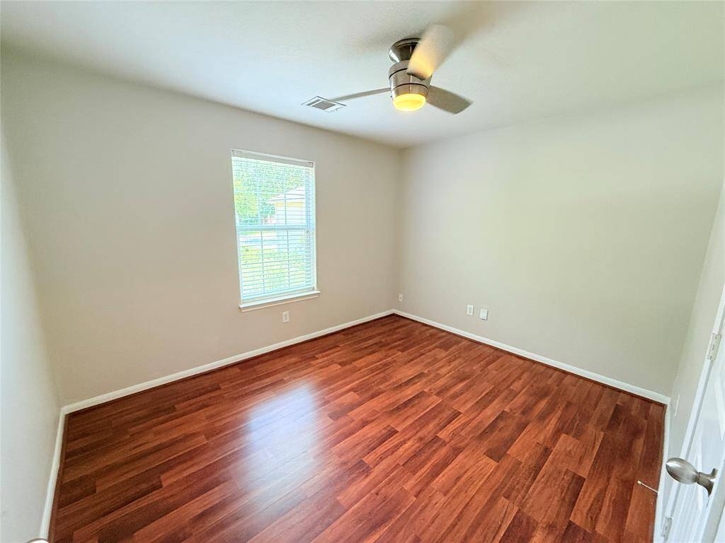 Secondary bedroom