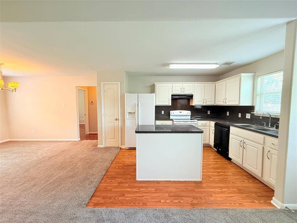 Kitchen with island