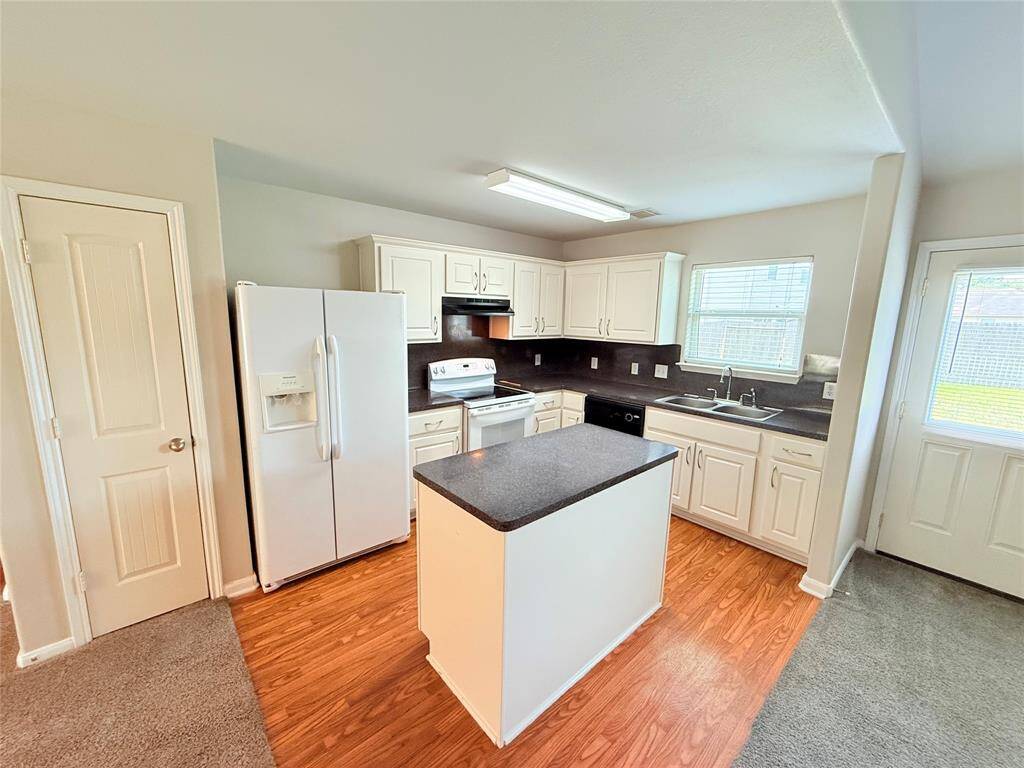 Kitchen with island