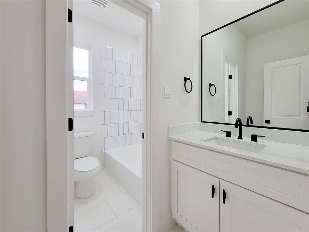 full bath upstairs