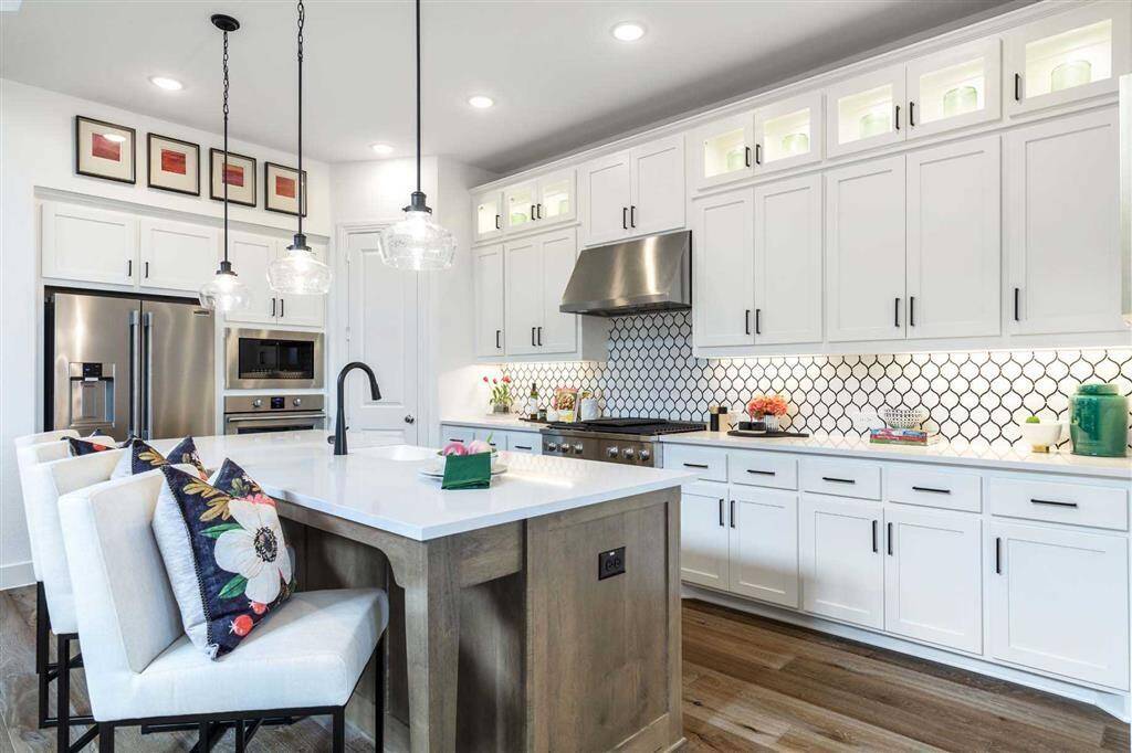 Kitchen-Represented Photo