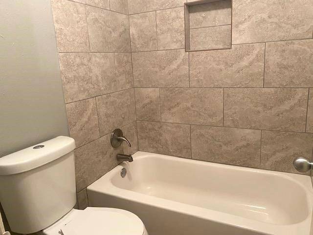 Master Bathroom Tub
