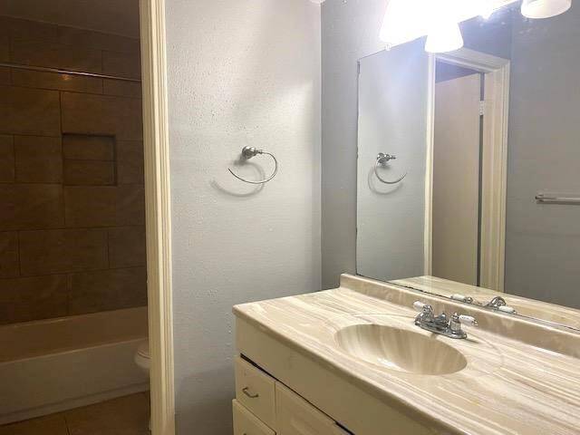 2nd Bathroom