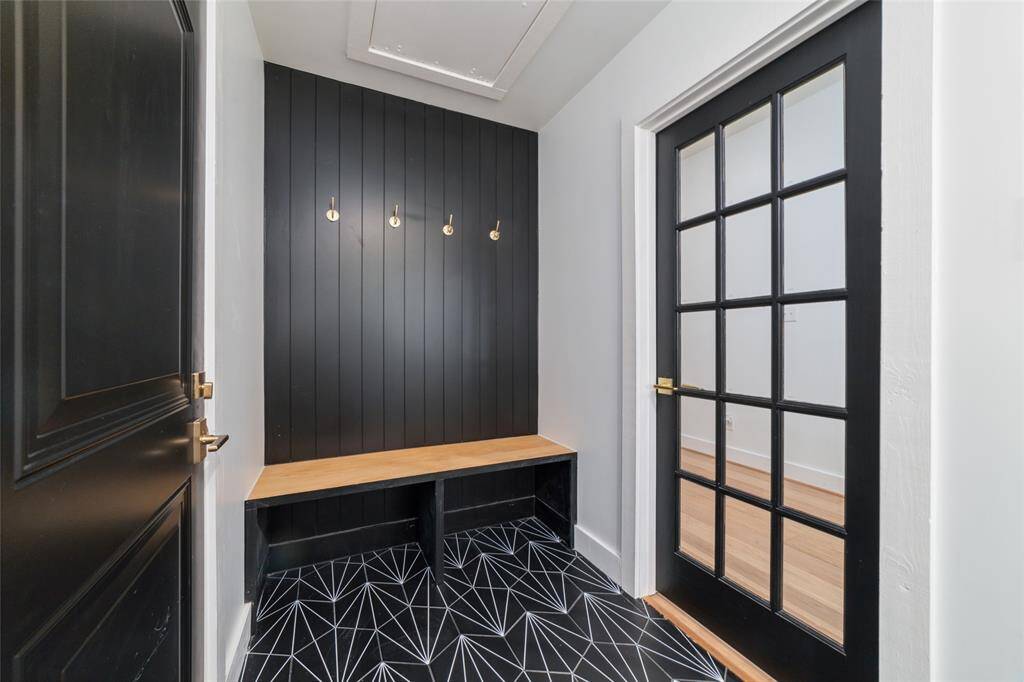 Take a look at this stunning laundry room!