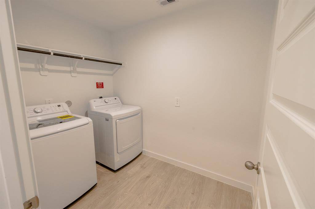 Oversized Laundry Room