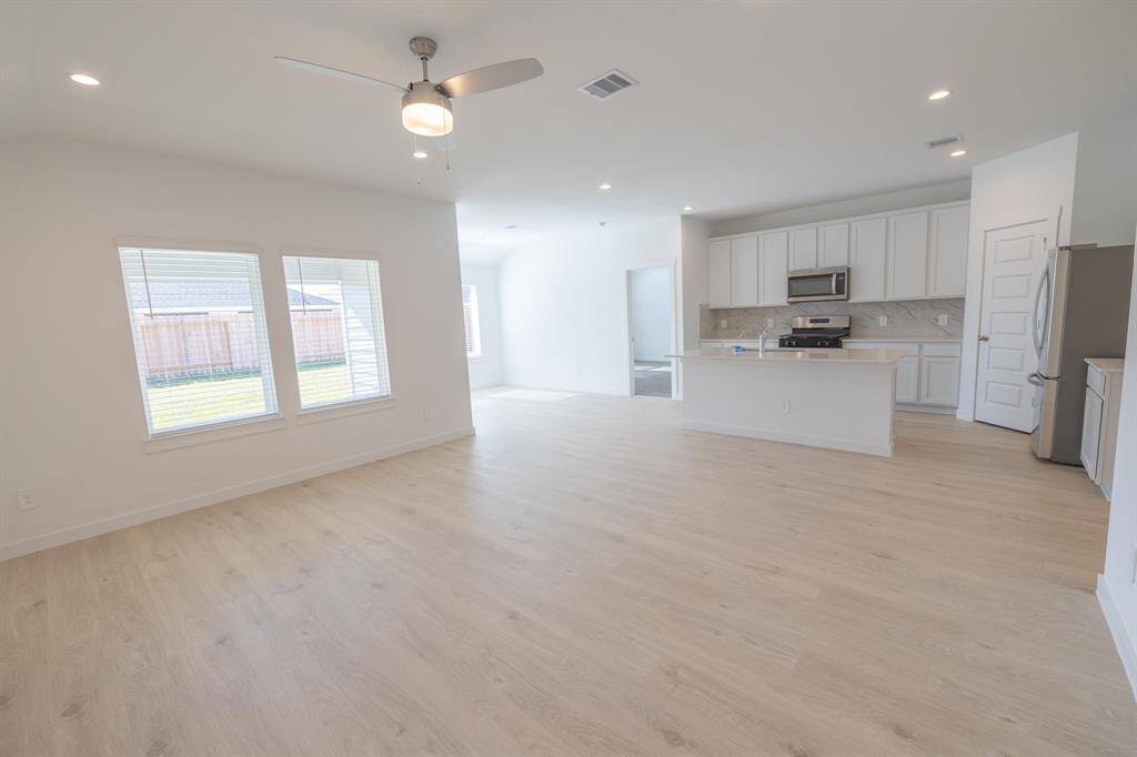 Living Room/Kitchen
