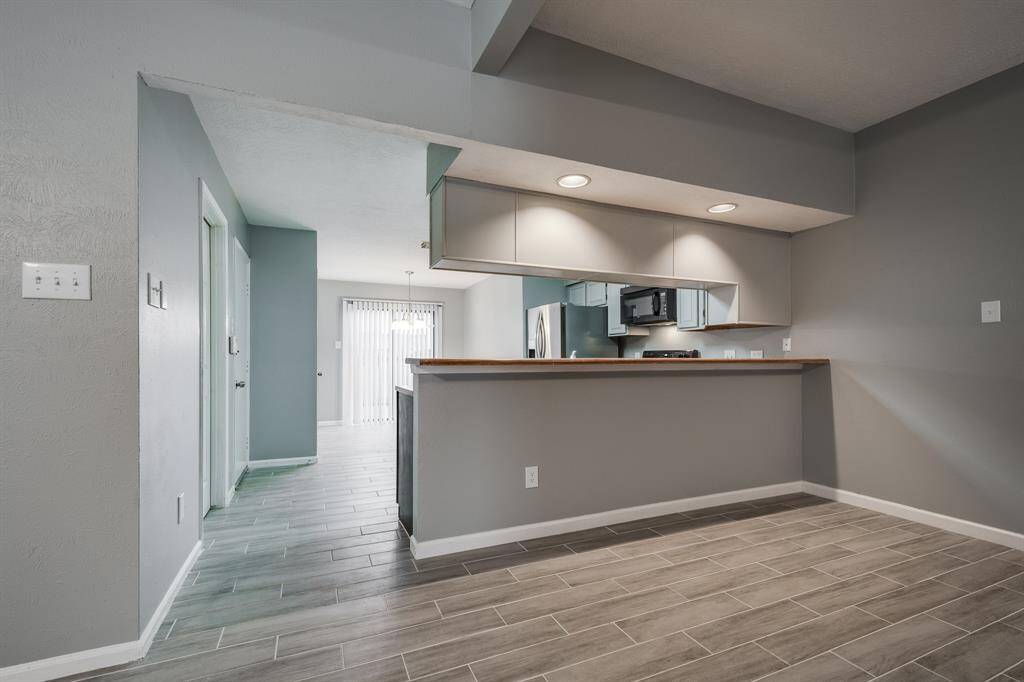 Breakfast bar