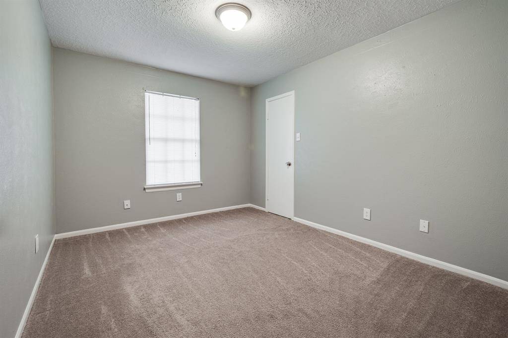 Secondary bedroom