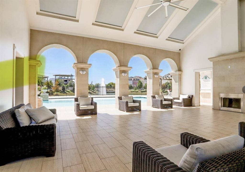 There is a covered community area next to the pool for your enjoyment. With women and men’s restrooms and changing rooms.