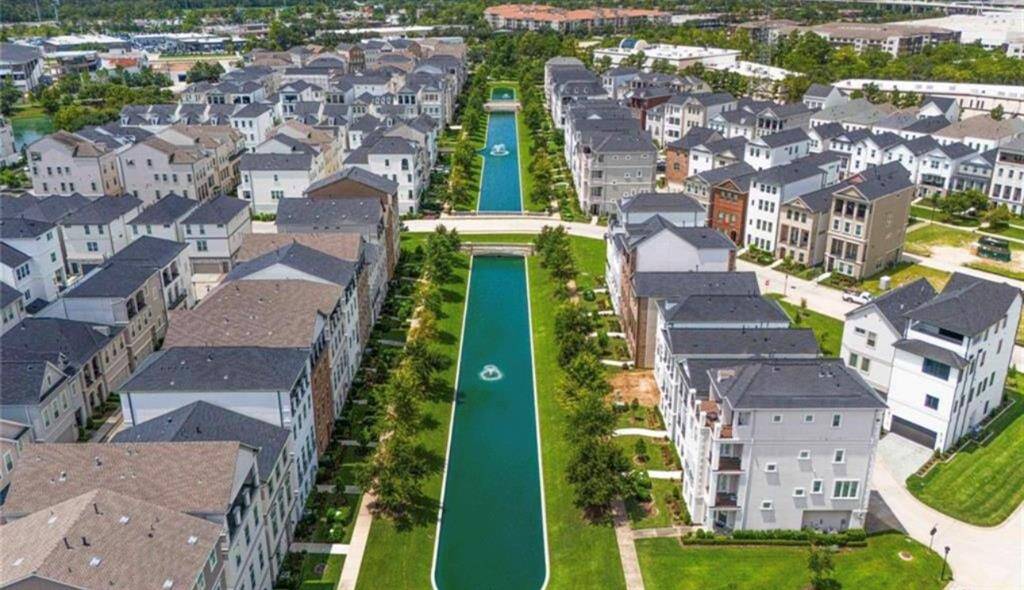 Somerset Green boasts canals, walkways, Dog parts and a children’s park.