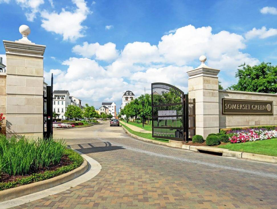 Welcome home to your beautiful exclusive 24 hour guard gated community right in the heart of Houston Texas. Zoned to amazing schools. Come home in style!