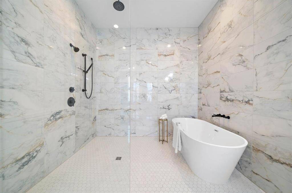 Here is a view inside of the famous Riverway super showers! These showers are truly showstoppers.