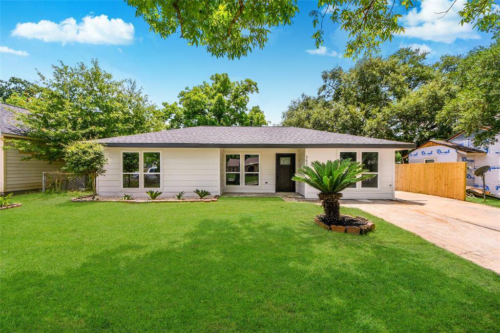 Fully renovated gem nestled in the heart of Houston!