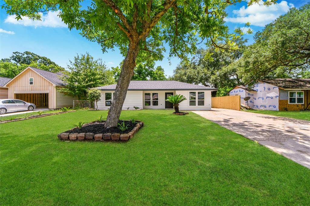 Fully renovated gem nestled in the heart of Houston!