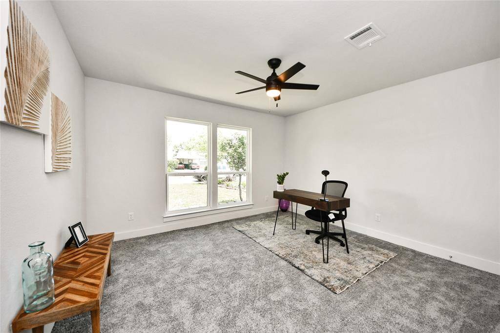 2nd bedroom