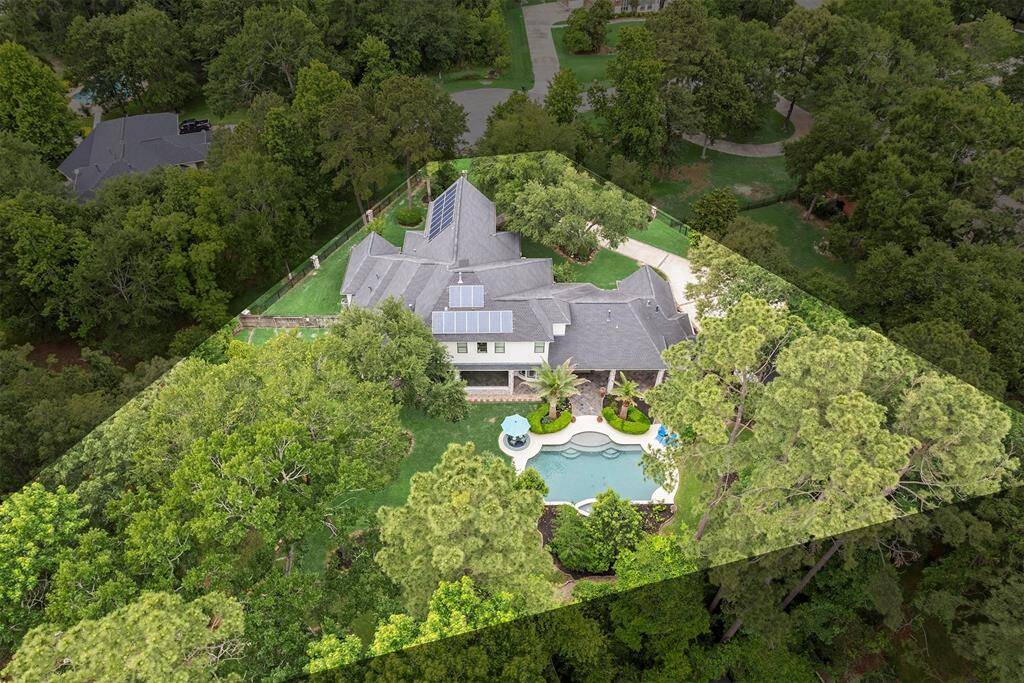 Aerial view of this amazing estate.