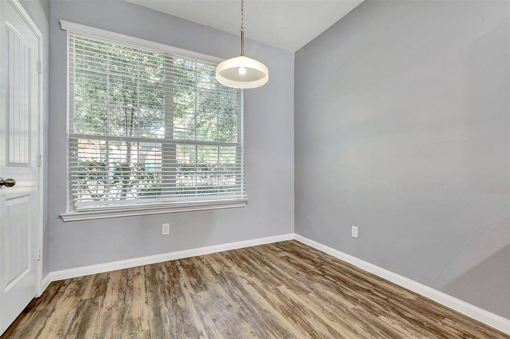 Breakfast area off kitchen