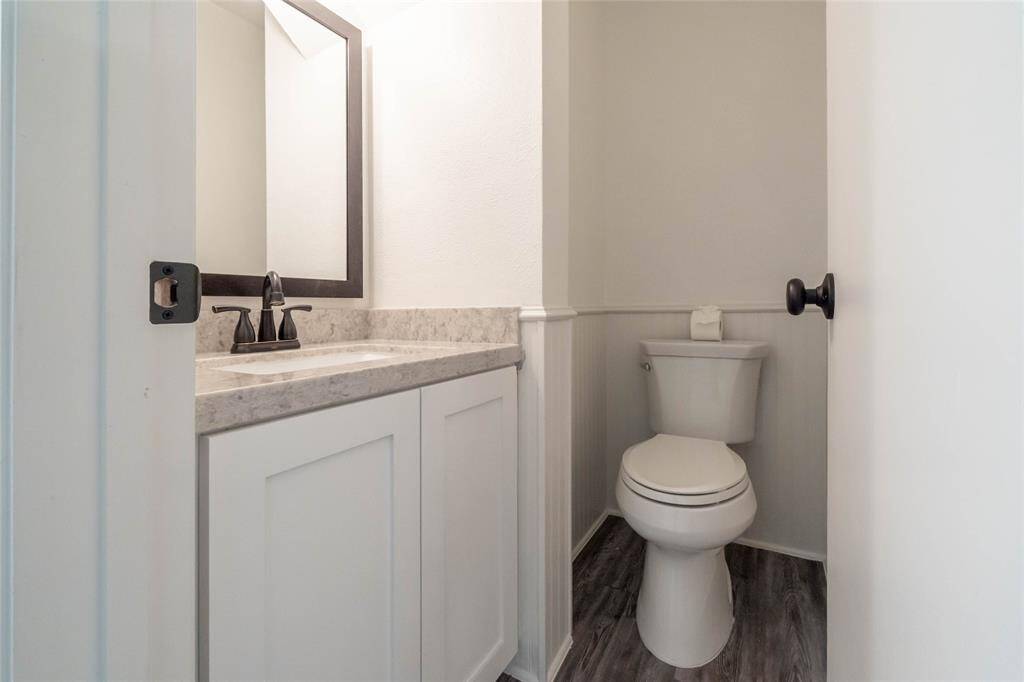 Convenient powder bath located downstairs