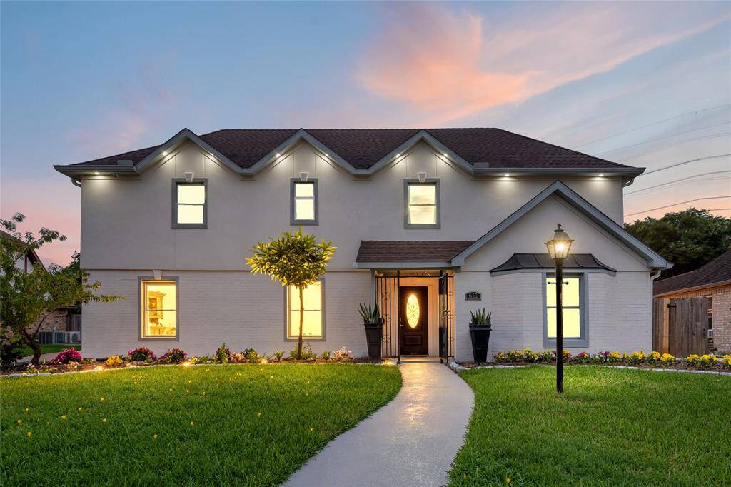 Welcome to 611 Montclair Boulevard! Located in Sugar Creek Subdivision - known for its blend of luxury living, community atmosphere, and convenient location.