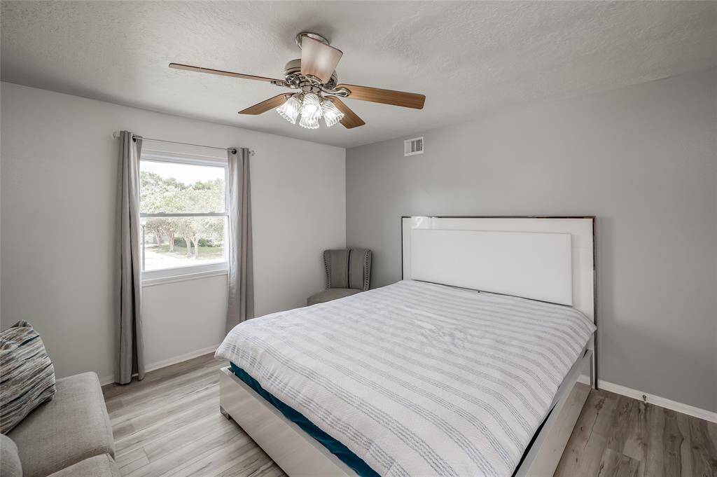 Another perspective of the bedroom.