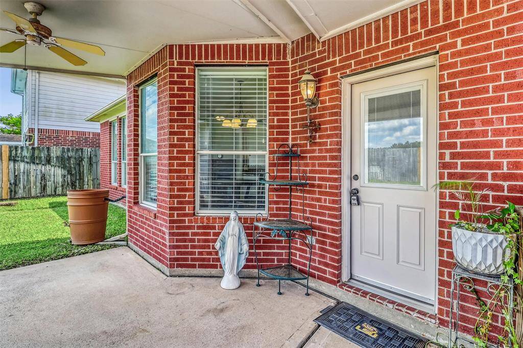 Step outside to your private oasis,where a spacious covered patio awaits—perfect for outdoor relaxation andentertaining.