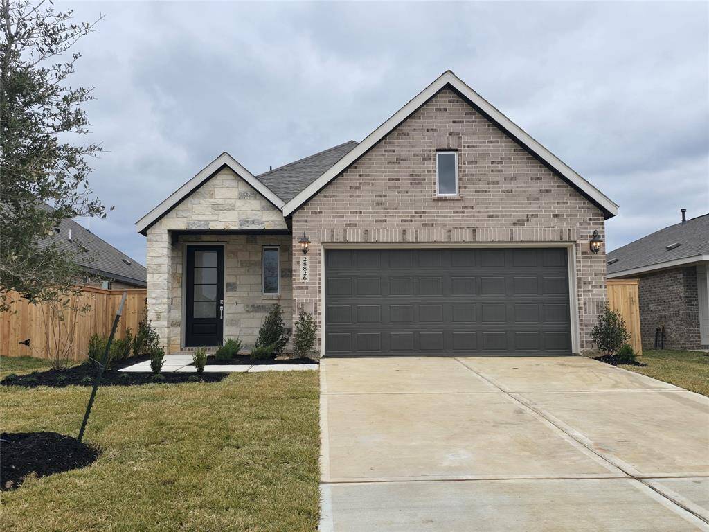 *Not actual home, pictures representative of same elevation*