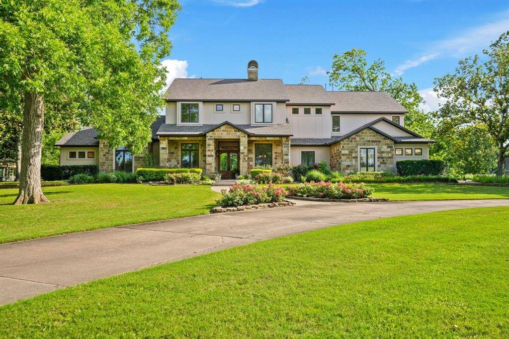 Beautiful elevation & landscaping.