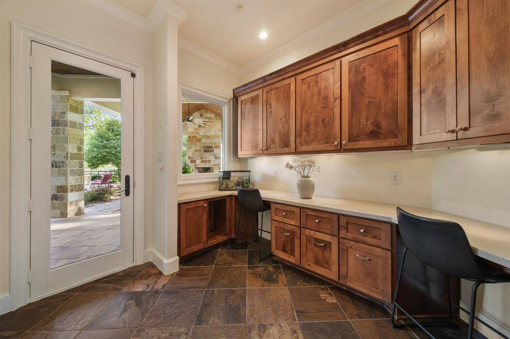 Ideal storage & work area off of kitchen.