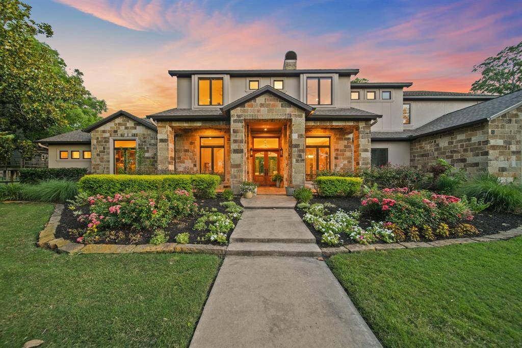 Located in the gated section of Foster Island Estates.