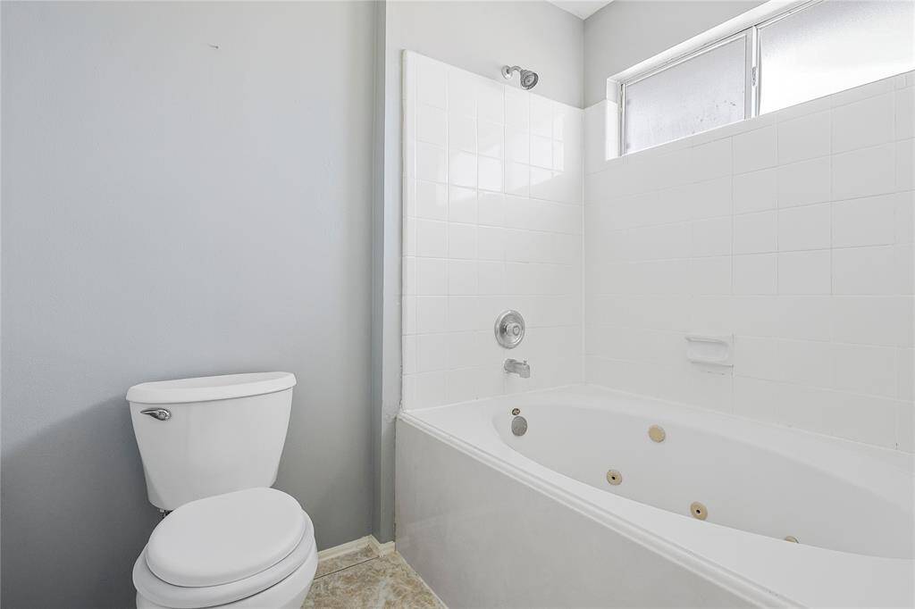 Primary Shower/Tub Combo