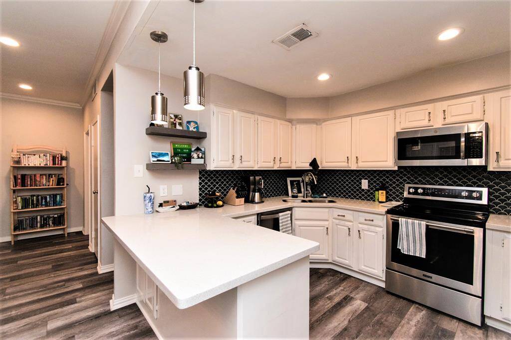 An efficient working layout for the Kitchen.