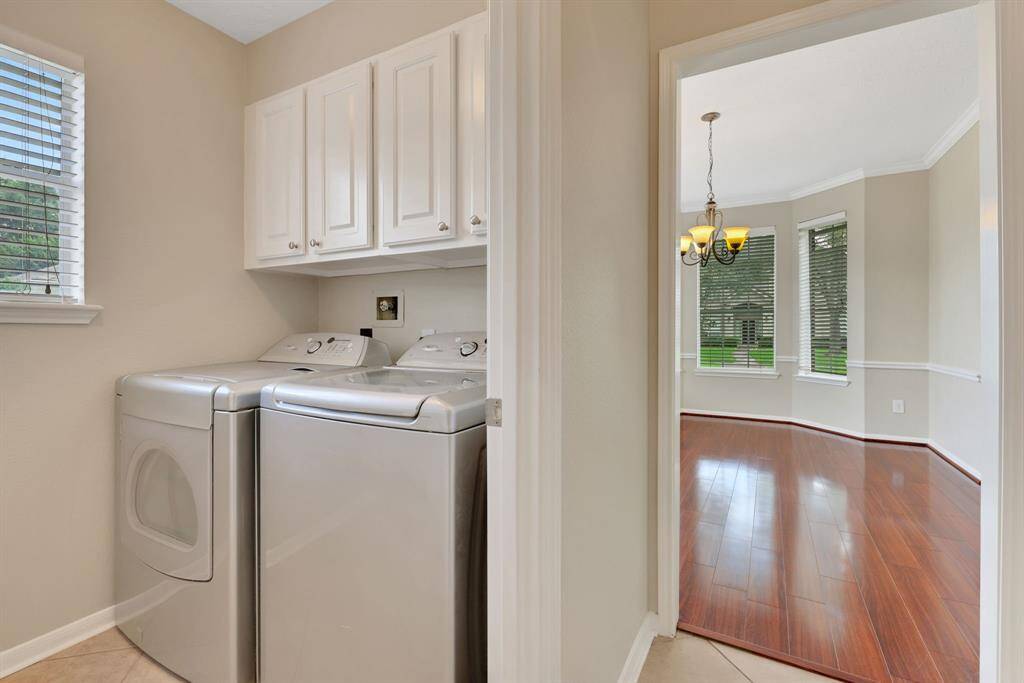 Spacious laundry room.