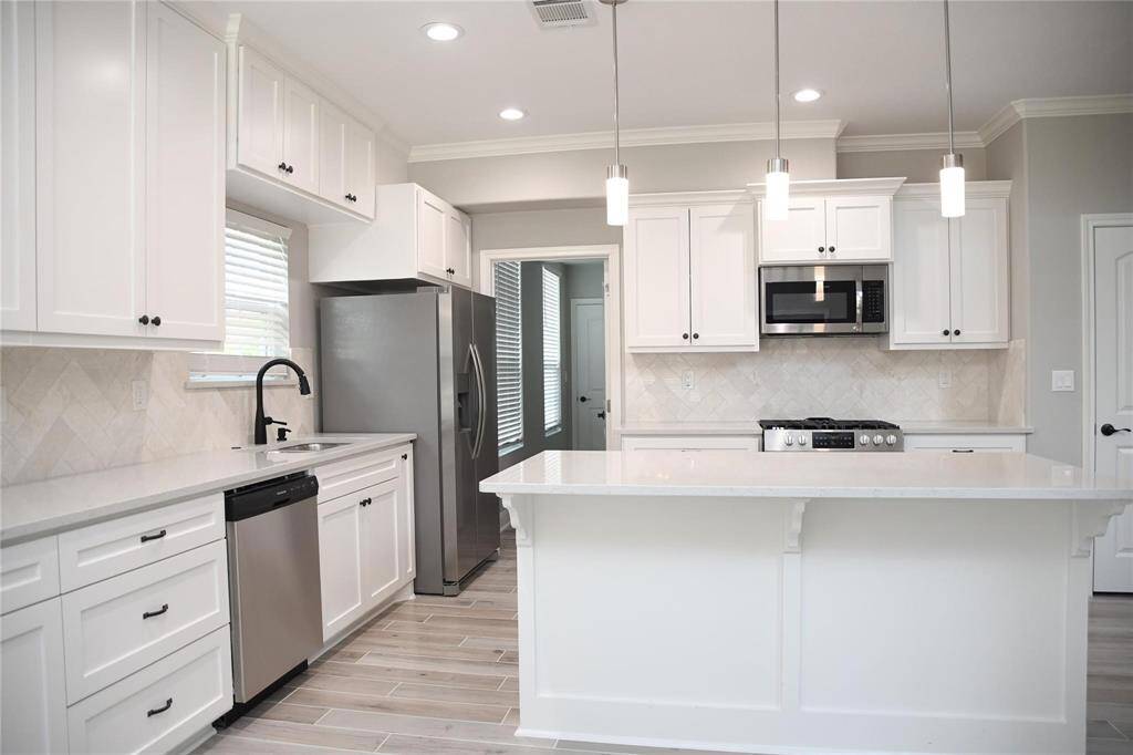Beautiful kitchen with islands