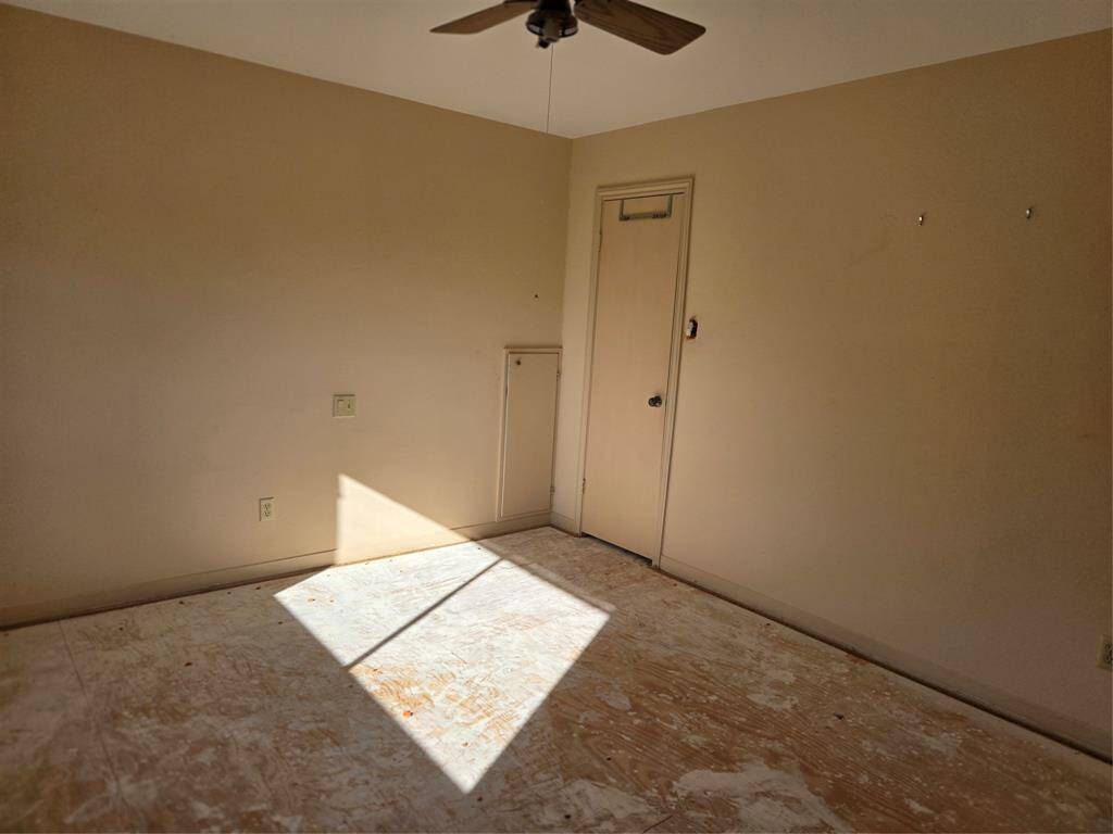 Bedroom 3 upstairs walk-in closet & cubby door