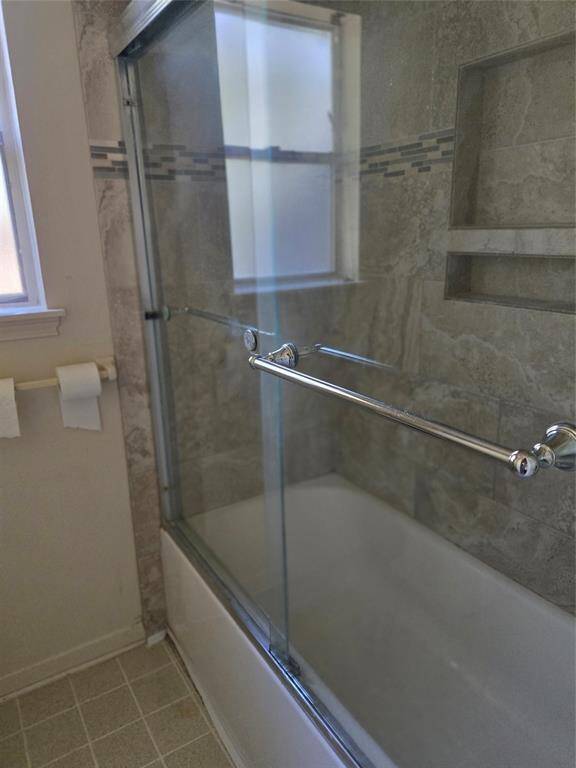 Upstairs bathroom upgraded bathtub/shower