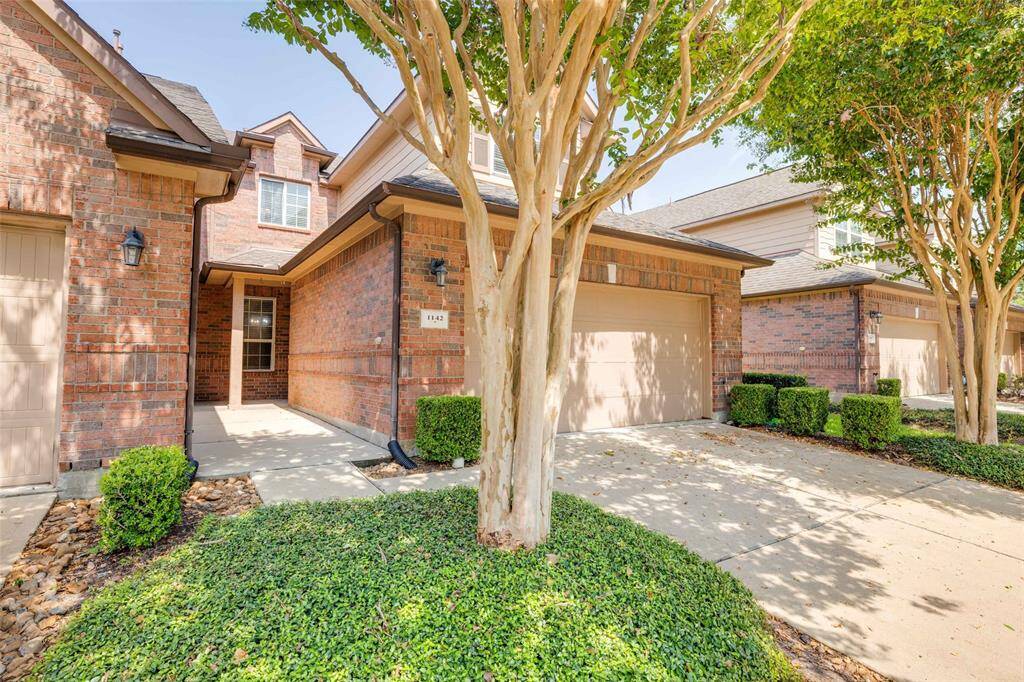 WELCOME to 1142 Glenwood Canyon LN. 4 bed, 3/1 bath - located in the Energy Corridor in Gated Community on a Cul-de-sac street No showings until May 19th. New Paint throughout & laminated flooring in bedrooms 2023