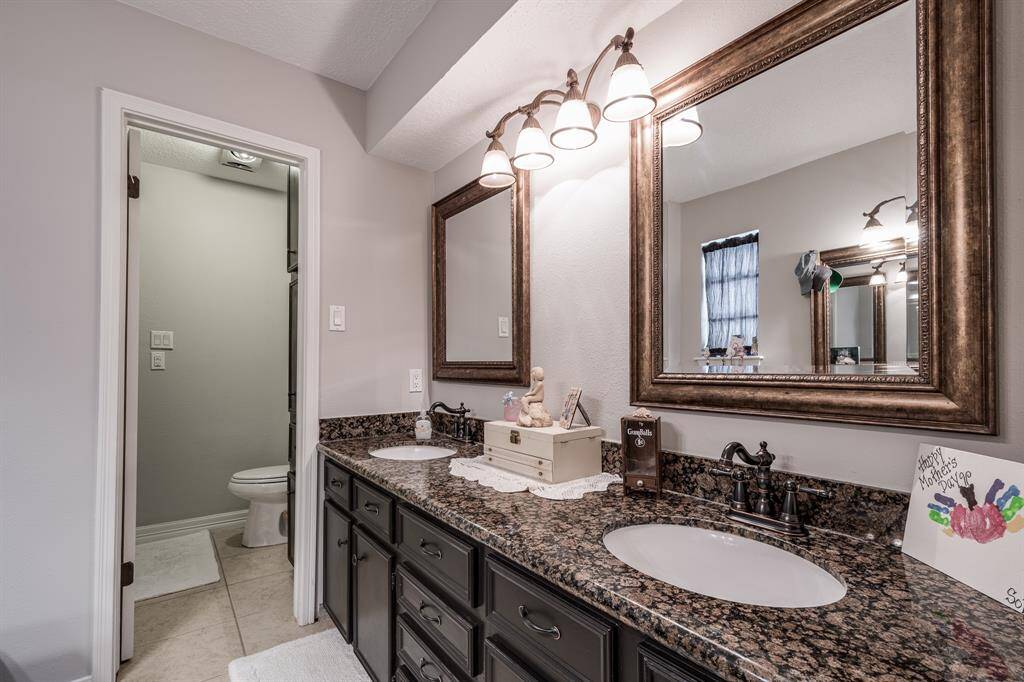 Ensuite off primary.