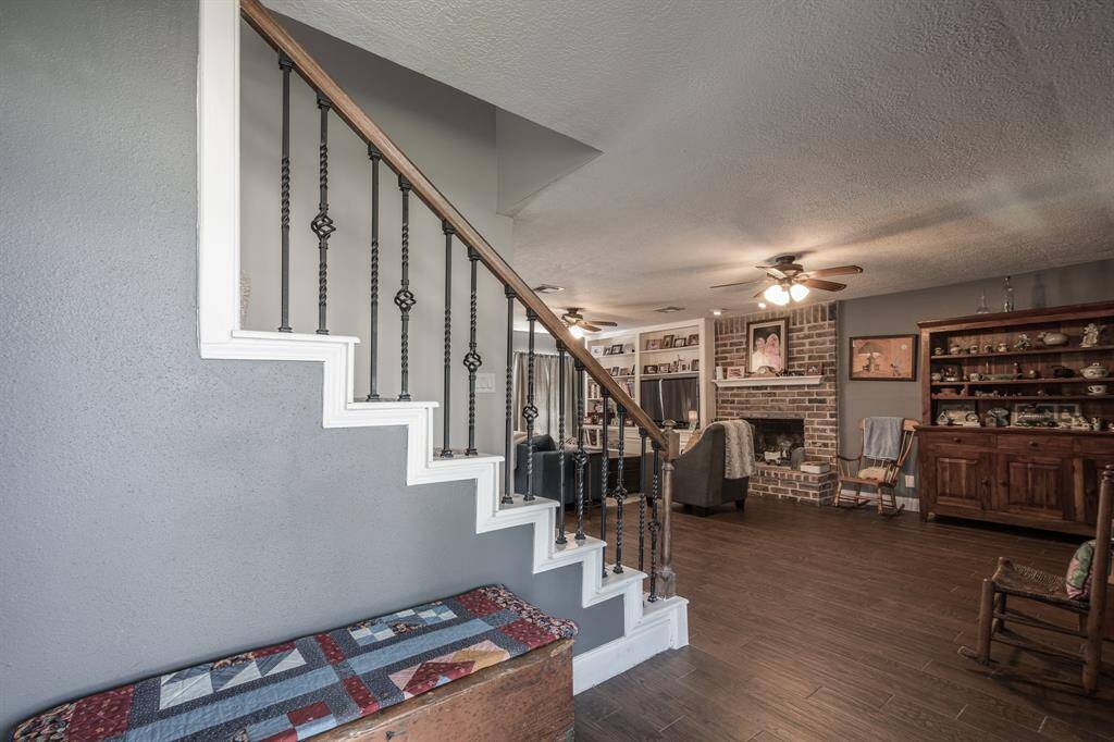 Upon making entry you have a beautiful sitting room/ living room.