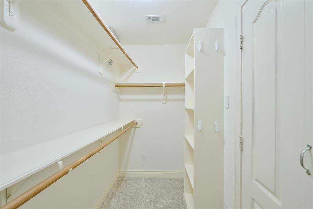 Primary suite's walk in closet