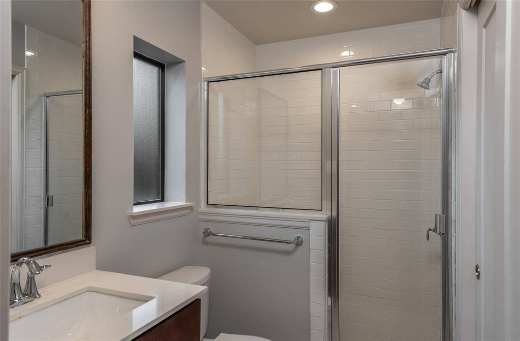 First floor en-suite bath with shower.