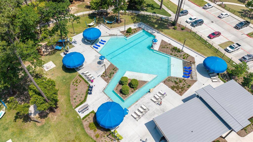 Grand Central Park features great amenities such as trails, parks, playgrounds, clubhouse, athletic facility, dog parks, lakes, fishing and a pool.